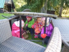 Kolik se nás vejde pod Stoleček?